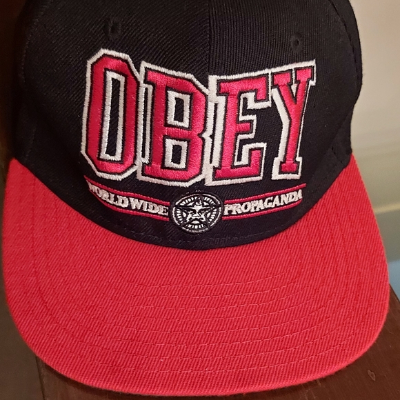 Obey worldwide propaganda strapback hat - Picture 2 of 5